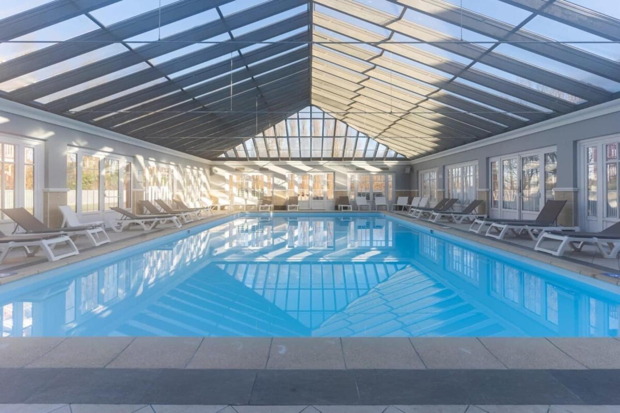 Beautiful Flat With Swimming Pool Tennis Court And Private Car Parking 109 Apartamento *