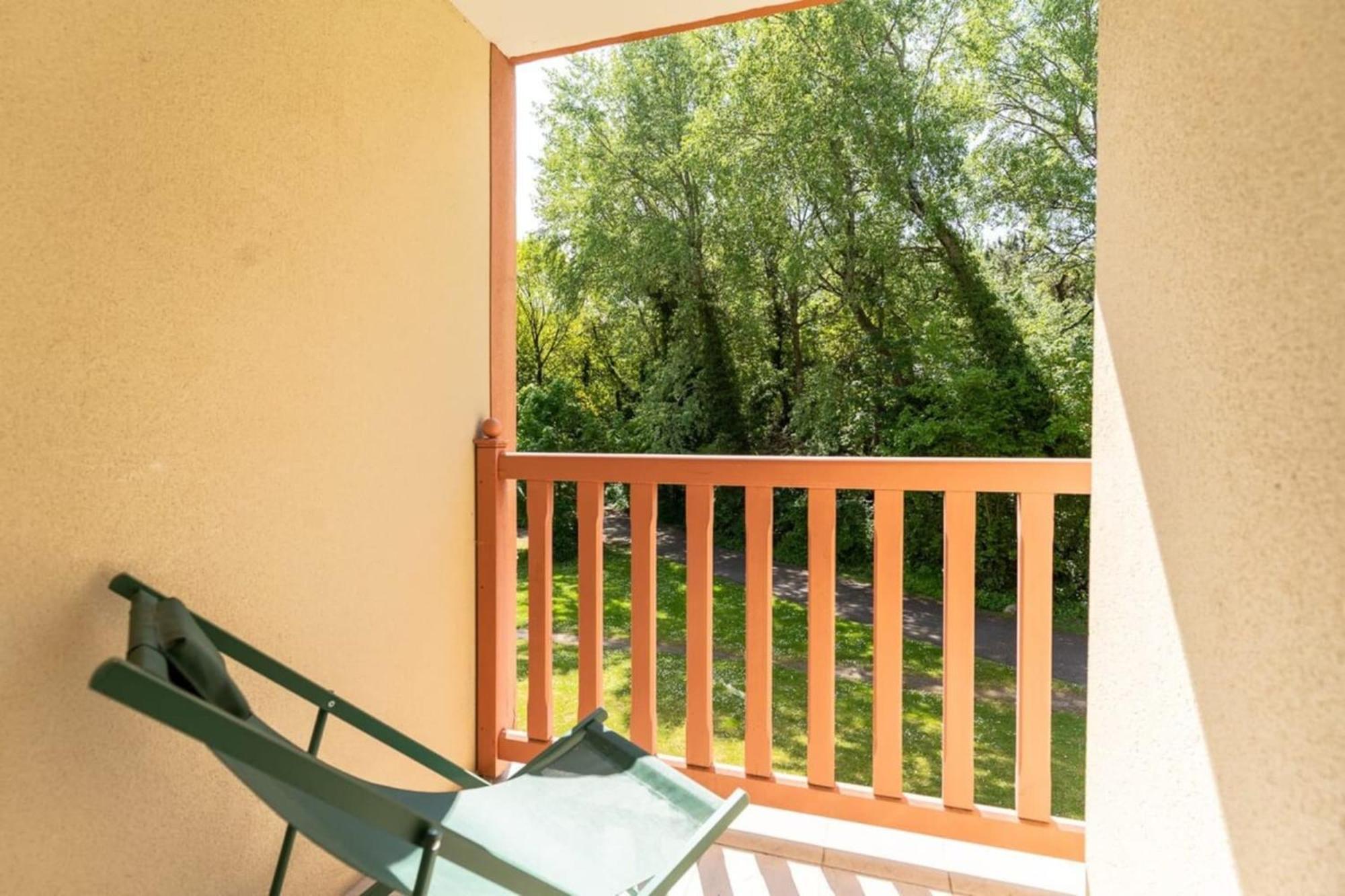 Beautiful Flat With Swimming Pool Tennis Court And Private Car Parking 109 Apartamento