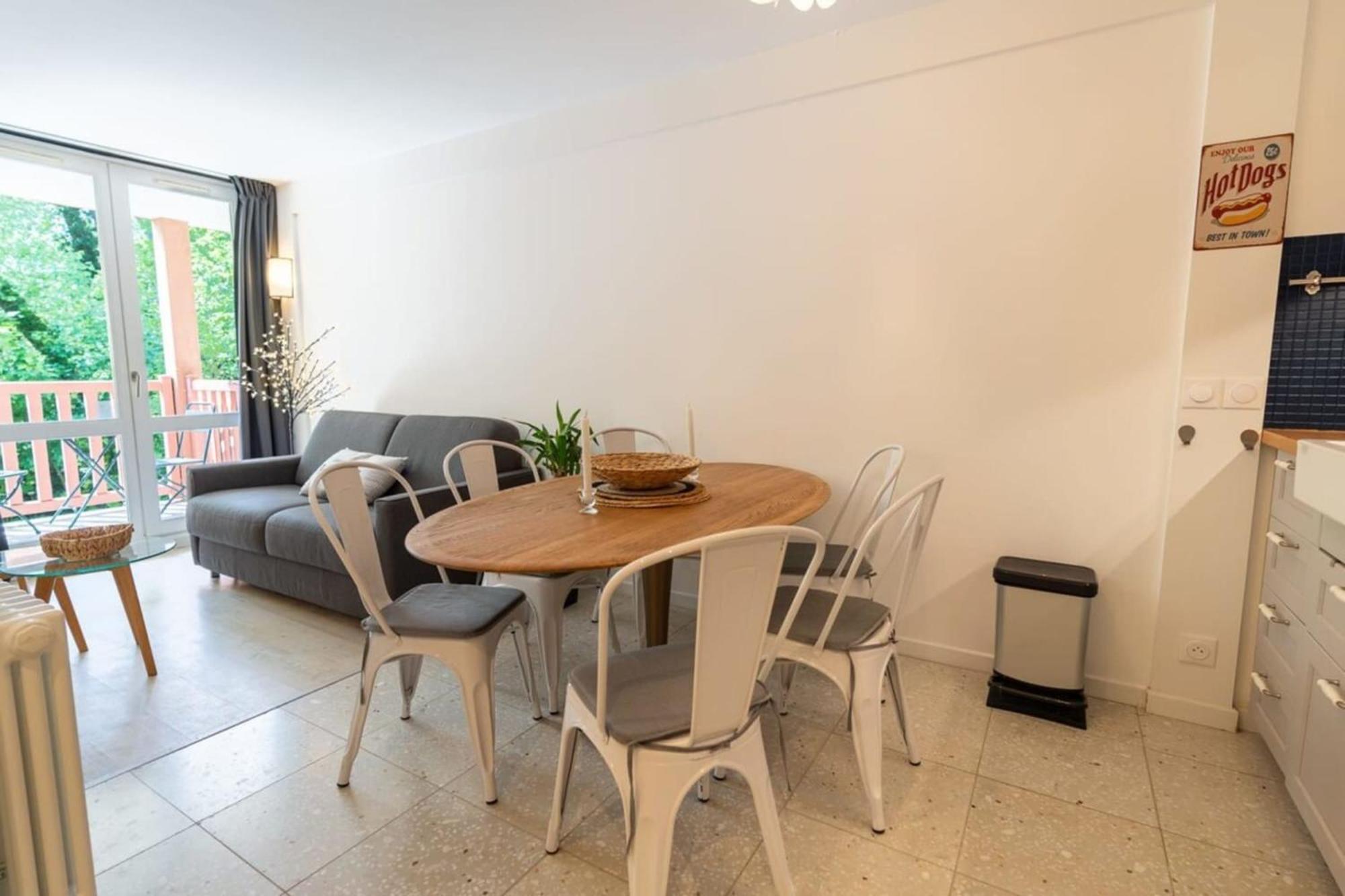 Beautiful Flat With Swimming Pool Tennis Court And Private Car Parking 109 * Le Touquet