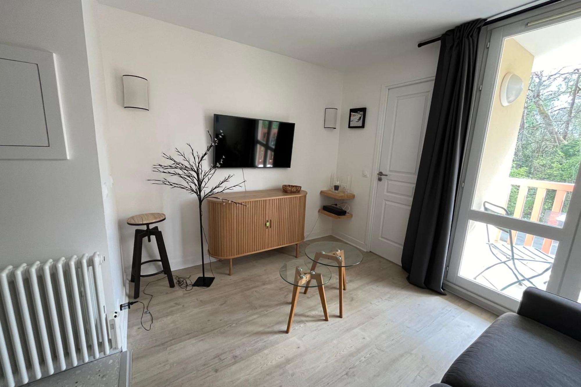 Apartamento Beautiful Flat With Swimming Pool Tennis Court And Private Car Parking 109 *